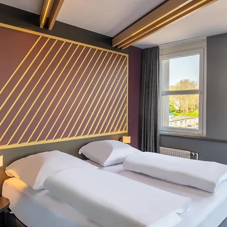 City-ost Hotell 2*