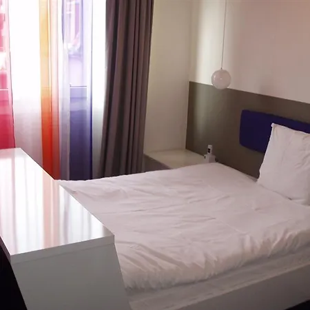 City-ost Hotell 2*